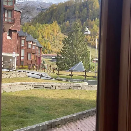 The Nest Alpine Loft Ski-in Ski-out 布勒伊-切尔维尼亚
