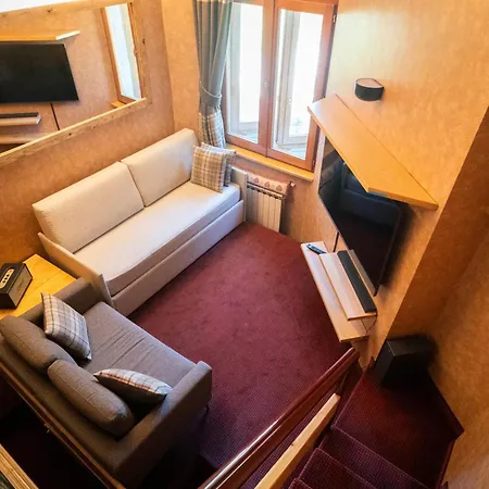 The Nest Alpine Loft Ski-in Ski-out Daire
